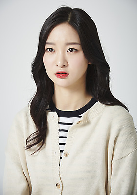 포토 JPG 스튜디오촬영 응시 여학생 여자 대학생 실내 표정 한명 누끼 근접촬영 상반신 20대 성인 앞모습 청춘 한국인 짜증 찡그림 흰배경 여대생 성인여자한명만 국내포토 1 학생 시선 감정 뷰포인트 백그라운드 컨셉 사람 동양인 청년 내부 흰색 여자한명만 성인여자만 파일형식