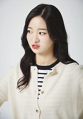 포토 JPG 스튜디오촬영 응시 여학생 여자 대학생 실내 표정 한명 누끼 근접촬영 상반신 20대 성인 앞모습 청춘 한국인 분노 짜증 찡그림 흰배경 여대생 불만 성인여자한명만 국내포토 1 학생 시선 감정 뷰포인트 백그라운드 컨셉 사람 동양인 청년 내부 흰색 여자한명만 성인여자만 파일형식