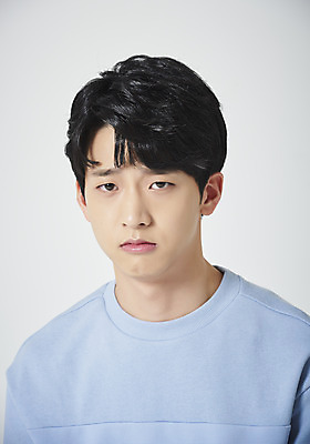 포토 JPG 스튜디오촬영 남자 남학생 대학생 실내 표정 한명 누끼 근접촬영 상반신 20대 성인 앞모습 청춘 한국인 찡그림 흰배경 성인남자한명만 못마땅 국내포토 1 학생 감정 뷰포인트 백그라운드 컨셉 사람 동양인 청년 내부 흰색 남자한명만 성인남자만 파일형식