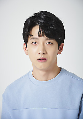 포토 JPG 스튜디오촬영 남자 남학생 대학생 실내 표정 한명 누끼 근접촬영 상반신 20대 성인 앞모습 청춘 한국인 흰배경 황당 성인남자한명만 못마땅 국내포토 1 학생 감정 뷰포인트 백그라운드 컨셉 사람 동양인 청년 내부 흰색 남자한명만 성인남자만 파일형식