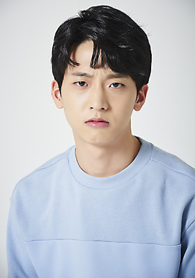 포토 JPG 스튜디오촬영 남자 남학생 대학생 실내 표정 한명 누끼 근접촬영 상반신 20대 성인 앞모습 청춘 한국인 찡그림 흰배경 성인남자한명만 못마땅 국내포토 1 학생 감정 뷰포인트 백그라운드 컨셉 사람 동양인 청년 내부 흰색 남자한명만 성인남자만 파일형식