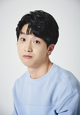 포토 JPG 스튜디오촬영 남자 남학생 대학생 실내 표정 한명 누끼 근접촬영 상반신 20대 성인 앞모습 청춘 한국인 흰배경 비웃음 성인남자한명만 국내포토 1 학생 뷰포인트 백그라운드 컨셉 사람 동양인 청년 내부 흰색 남자한명만 성인남자만 파일형식