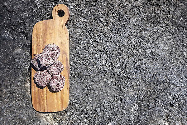 포토 JPG 주간 바다 여행 자연 해변 사람없음 야외 관광지 하이앵글 제주도 맑음 봄 오브젝트 특산물 나무도마 현무암 오메기떡 향토음식 국내포토 자연요소 계절 음식 뷰포인트 날씨 떡 도마 한국 목재 생태계 화산암 파일형식 제주음식