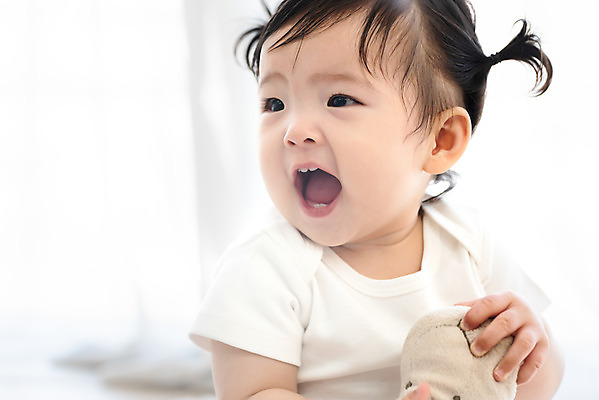 포토 JPG 스튜디오촬영 여자 행복 인형 놀이 실내 한명 미소 웃음 앉기 상반신 앞모습 귀여움 한국인 성장 아기 보호 즐거움 여자아기한명만 애착인형 국내포토 1 감정 뷰포인트 컨셉 모션 표정 사람 동양인 내부 여자한명만 여자아기만 파일형식