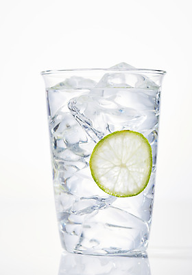 포토 JPG 스튜디오촬영 백그라운드 잔 실내 누끼 사람없음 물 여름 얼음 투명 차가움 시원함 물컵 오브젝트 흰배경 라임 갈증해소 얼음물 국내포토 자연요소 식기 계절 과일 내부 컵 흰색 해소 파일형식
