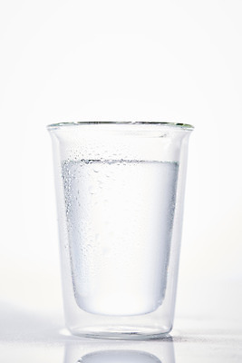 포토 JPG 스튜디오촬영 백그라운드 잔 실내 누끼 사람없음 여름 흰색 투명 차가움 시원함 물컵 오브젝트 흰배경 갈증해소 국내포토 식기 계절 컬러 내부 컵 해소 파일형식