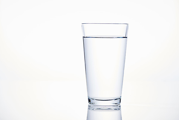 포토 JPG 스튜디오촬영 백그라운드 잔 실내 누끼 사람없음 여름 흰색 투명 차가움 시원함 물컵 오브젝트 흰배경 갈증해소 국내포토 식기 계절 컬러 내부 컵 해소 파일형식