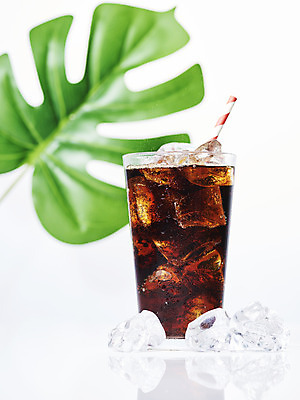 포토 JPG 스튜디오촬영 백그라운드 잔 실내 빨대 누끼 사람없음 여름 얼음 차가움 시원함 오브젝트 흰배경 콜라 갈증해소 몬스테라 청량음료 국내포토 자연요소 식물 식기 계절 음료 내부 흰색 탄산음료 해소 파일형식