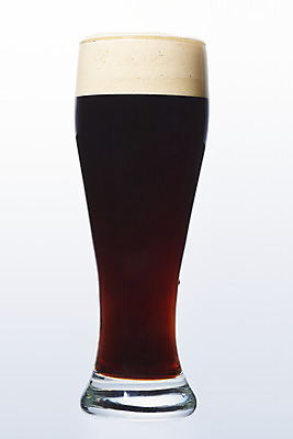 포토 JPG 스튜디오촬영 백그라운드 잔 맥주 생맥주 실내 누끼 사람없음 여름 차가움 시원함 오브젝트 흰배경 갈증해소 맥주거품 흑맥주 국내포토 식기 계절 주류 내부 거품 흰색 해소 파일형식