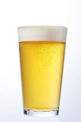 포토 JPG 스튜디오촬영 백그라운드 잔 맥주 생맥주 실내 누끼 사람없음 여름 차가움 시원함 오브젝트 흰배경 갈증해소 맥주거품 국내포토 식기 계절 주류 내부 거품 흰색 해소 파일형식