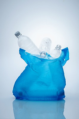 포토 JPG 스튜디오촬영 캠페인 비닐봉투 실내 사람없음 자연보호 환경 그린캠페인 여러개 재활용 환경오염 오염 일회용 플라스틱 오브젝트 분리수거 페트병 재활용품 제로웨이스트 국내포토 다수 컨셉 자연 재질 봉투 내부 보호 사회이슈 친환경 병_담는 파일형식