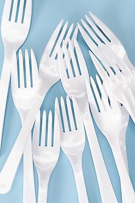 포토 JPG 스튜디오촬영 캠페인 포크 실내 사람없음 하이앵글 자연보호 환경 그린캠페인 여러개 재활용 환경오염 오염 플라스틱 오브젝트 파란배경 플랫레이 제로웨이스트 국내포토 식기 뷰포인트 다수 백그라운드 컨셉 자연 재질 내부 파란색 플랫 보호 사회이슈 친환경 파일형식