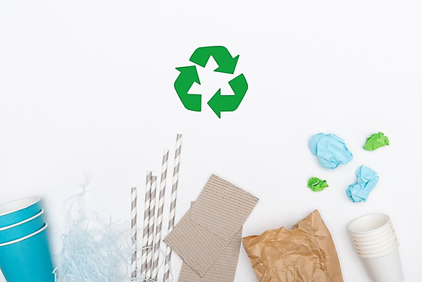 포토 JPG 스튜디오촬영 캠페인 실내 빨대 사람없음 하이앵글 종이봉투 자연보호 환경 그린캠페인 재활용 환경오염 오염 종이컵 심볼 오브젝트 흰배경 분리수거 플랫레이 제로웨이스트 재활용표시 국내포토 뷰포인트 백그라운드 컨셉 자연 표시 봉투 내부 컵 흰색 플랫 보호 일회용 사회이슈 친환경 파일형식