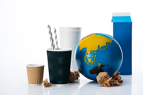 포토 JPG 스튜디오촬영 종이 캠페인 실내 빨대 사람없음 지구본 자연보호 환경 그린캠페인 재활용 환경오염 오염 종이컵 오브젝트 흰배경 구김 제로웨이스트 국내포토 백그라운드 컨셉 모션 자연 내부 컵 흰색 보호 일회용 사회이슈 친환경 파일형식