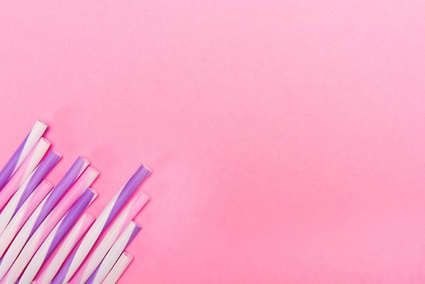 포토 JPG 스튜디오촬영 캠페인 실내 빨대 사람없음 하이앵글 자연보호 환경 그린캠페인 여러개 재활용 환경오염 오염 오브젝트 플랫레이 분홍색배경 제로웨이스트 국내포토 뷰포인트 분홍색 다수 백그라운드 컨셉 자연 내부 플랫 보호 사회이슈 친환경 파일형식