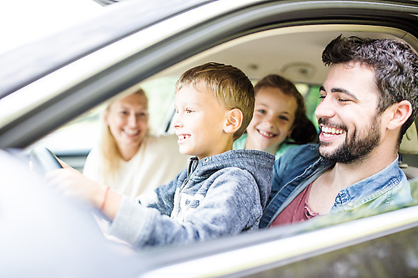 포토 JPG 주간 서양인 외국인 딸 행복 아들 어린이 여행 가족 자동차 엄마 가족여행 앉기 소녀 소년 여러명 상반신 20대 성인 야외 옆모습 10대 30대 소풍 화목 가족라이프 아빠 즐거움 체코 차안 국내포토 자연요소 라이프스타일 여자 남자 감정 유럽 육상교통 뷰포인트 다수 컨셉 관계 모션 청소년 사람 인종 청년 장년 야외활동 파일형식