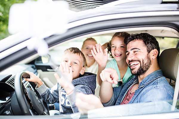 포토 JPG 주간 서양인 외국인 딸 행복 아들 어린이 여행 가족 자동차 엄마 가족여행 미소 앉기 소녀 소년 여러명 상반신 20대 성인 야외 옆모습 10대 30대 소풍 화목 가족라이프 아빠 셀프카메라 즐거움 손인사 체코 차안 운전석 셀카봉 국내포토 자연요소 라이프스타일 여자 남자 감정 유럽 육상교통 뷰포인트 다수 컨셉 관계 모션 청소년 표정 사람 인종 청년 장년 야외활동 사진촬영 인사 파일형식