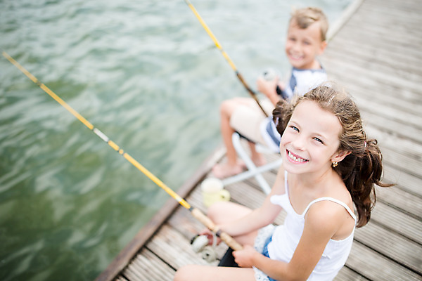 포토 JPG 주간 전신 서양인 외국인 여자 남자 딸 아들 어린이 여행 가족 낚시 가족여행 남매 미소 앉기 소녀 소년 야외 두명 옆모습 아웃포커스 10대 강 하이앵글 화목 가족라이프 낚싯대 즐거움 체코 남동생 누나 어린이만 국내포토 자연요소 라이프스타일 감정 유럽 뷰포인트 컨셉 관계 모션 청소년 레저 촬영기법 표정 사람 인종 낚시용품 동생 파일형식