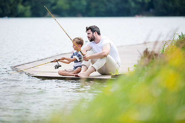포토 JPG 주간 전신 서양인 외국인 남자 아들 어린이 여행 가족 낚시 가족여행 앉기 소년 20대 성인 야외 두명 옆모습 아웃포커스 강 화목 가족라이프 아빠 낚싯대 즐거움 체코 부자지간 남자만 국내포토 자연요소 라이프스타일 감정 유럽 뷰포인트 컨셉 관계 모션 레저 촬영기법 사람 인종 청년 낚시용품 파일형식