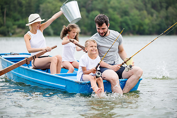 포토 JPG 주간 서양인 외국인 여자 남자 딸 아들 어린이 여행 가족 엄마 낚시 가족여행 앉기 여러명 상반신 20대 성인 야외 앞모습 10대 30대 강 화목 가족라이프 아빠 낚싯대 양동이 즐거움 체코 노젓기 선박 국내포토 자연요소 라이프스타일 감정 유럽 뷰포인트 다수 컨셉 수상교통 관계 모션 청소년 레저 사람 인종 청년 장년 낚시용품 파일형식