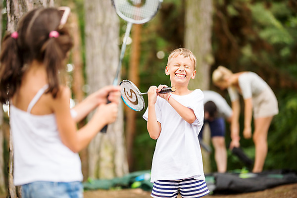 포토 JPG 주간 전신 서양인 외국인 딸 행복 아들 어린이 여행 가족 놀이 엄마 가족여행 텐트 웃음 소녀 소년 여러명 상반신 20대 성인 야외 앞모습 옆모습 뒷모습 아웃포커스 10대 30대 소풍 화목 캠핑 가족라이프 아빠 즐거움 배드민턴 체코 설치 국내포토 자연요소 라이프스타일 여자 남자 감정 유럽 뷰포인트 다수 컨셉 관계 청소년 레저 촬영기법 표정 캠핑도구 사람 인종 청년 장년 야외활동 구기 파일형식