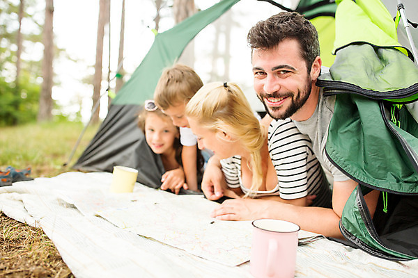 포토 JPG 주간 서양인 외국인 딸 행복 아들 어린이 엎드리기 여행 가족 엄마 가족여행 텐트 미소 소녀 소년 여러명 상반신 20대 성인 야외 옆모습 10대 30대 소풍 화목 캠핑 가족라이프 아빠 즐거움 체코 국내포토 자연요소 라이프스타일 여자 남자 감정 유럽 뷰포인트 다수 컨셉 관계 모션 청소년 레저 표정 캠핑도구 사람 인종 청년 장년 야외활동 파일형식