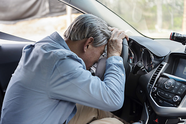 포토 JPG 주간 할아버지 노년 남자 자동차 한명 상반신 야외 드라이브 운전 한국인 위험 핸들 충돌 교통사고 불안 사회이슈 70대 차안 보험 자동차사고 고령화 사고현장 자동차보험 접촉사고 졸음운전 차사고 남자만 노인남자한명만 국내포토 자연요소 1 감정 육상교통 컨셉 모션 사람 동양인 성인 사건 남자한명만 노인남자만 파일형식