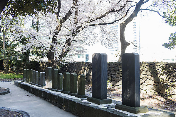 포토 JPG 주간 여행 유적지 한국 풍경 사람없음 야외 관광지 제주도 맑음 봄 문화재 비석 사적 삼성혈 제주도여행 국내포토 자연요소 계절 아시아 고건축 날씨 파일형식