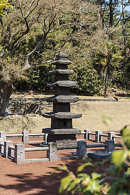 포토 JPG 주간 나무 여행 유적지 한국 풍경 사람없음 야외 관광지 제주도 맑음 봄 문화재 석탑 제주도여행 불탑사 불탑사오층석탑 국내포토 자연요소 식물 계절 아시아 고건축 날씨 탑 사찰 파일형식