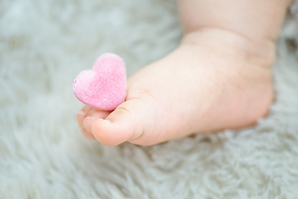 포토 JPG 스튜디오촬영 남자 발 휴식 실내 사랑 한명 근접촬영 신체부위 평화 귀여움 육아 성장 하트 다리 아기 발바닥 발가락 돌봄 천진난만 남자아기한명만 국내포토 모양 1 감정 뷰포인트 컨셉 모션 사람 내부 남자한명만 남자아기만 파일형식