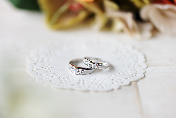 포토 JPG 스튜디오촬영 행복 결혼 프로포즈 결혼식 실내 사랑 사람없음 아웃포커스 반지 맹세 오브젝트 결혼반지 커플반지 결혼소품 약혼 설레임 약혼반지 약혼식 국내포토 감정 장신구 촬영기법 이벤트 내부 결심 약속 파일형식