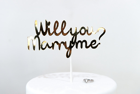 포토 JPG 스튜디오촬영 행복 결혼 프로포즈 결혼식 실내 사랑 사람없음 장식 반지 맹세 웨딩케이크 오브젝트 결혼반지 커플반지 결혼소품 약혼 설레임 약혼반지 약혼식 데코픽 국내포토 감정 장신구 이벤트 내부 케이크 결심 파티용품 약속 파일형식