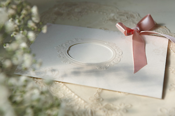 포토 JPG 스튜디오촬영 행복 리본 결혼 결혼식 실내 사랑 사람없음 맹세 오브젝트 청첩장 결혼소품 약혼 설레임 드라이플라워 약혼식 국내포토 꽃 감정 카드_감사 이벤트 내부 결심 약속 파일형식