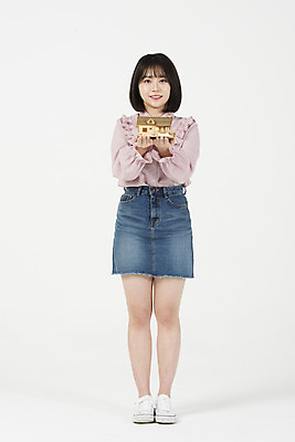 포토 JPG 스튜디오촬영 전신 여자 대학생 부동산 대학생라이프 주택 실내 한명 서기 미소 들기 20대 청년 앞모습 청춘 희망 저축 한국인 흰배경 내집마련 여대생 청년여자한명만 성인여자한명만 금융의날 국내포토 1 학생 라이프스타일 감정 뷰포인트 백그라운드 컨셉 모션 표정 사람 동양인 성인 내부 건물 금융 흰색 재산 여자한명만 성인여자만 청년여자만 파일형식 법정기념일