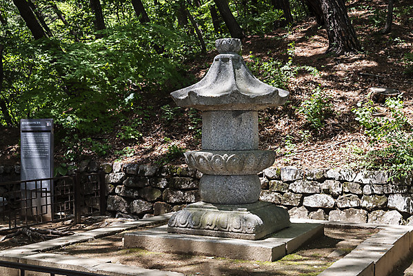포토 JPG 주간 나무 여행 유적지 자연 한국 풍경 사람없음 야외 관광지 봄 문화재 국내여행 양평 용문사 용문산 정지국사부도 국내포토 자연요소 식물 계절 아시아 고건축 산 사찰 생태계 경기도 파일형식 승탑