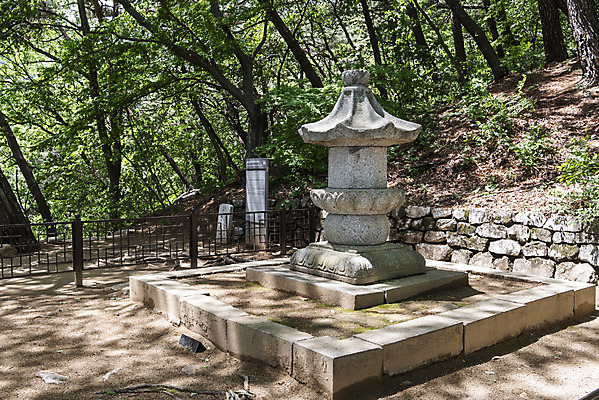 포토 JPG 주간 나무 여행 유적지 자연 한국 풍경 사람없음 야외 관광지 봄 문화재 국내여행 양평 용문사 용문산 정지국사부도 국내포토 자연요소 식물 계절 아시아 고건축 산 사찰 생태계 경기도 파일형식 승탑