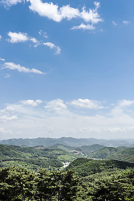 포토 JPG 주간 구름 여행 자연 하늘 한국 풍경 사람없음 야외 관광지 맑음 봄 국내여행 양평 용문산 국내포토 자연요소 계절 아시아 날씨 산 생태계 경기도 파일형식