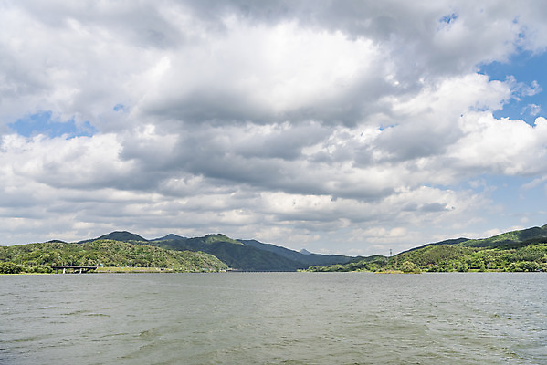 포토 JPG 주간 구름 여행 자연 하늘 한국 풍경 사람없음 야외 관광지 맑음 봄 국내여행 남한강 두물머리 양평 국내포토 자연요소 계절 아시아 날씨 강 생태계 경기도 파일형식