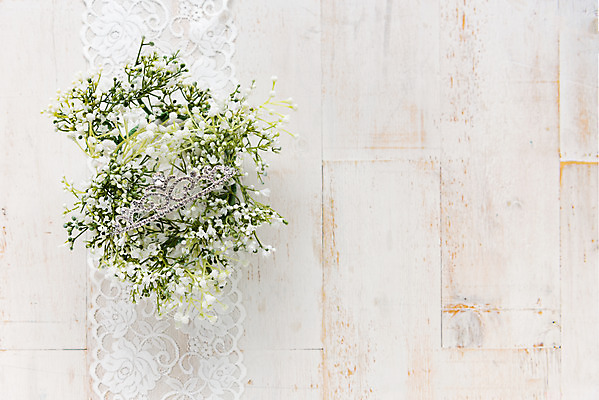 포토 JPG 스튜디오촬영 꽃 행복 신부 부케 결혼 프로포즈 장신구 결혼식 새출발 실내 사랑 사람없음 장식 하이앵글 흰색 보석 오브젝트 티아라 결혼소품 설레임 플랫레이 헤어액세사리 국내포토 식물 감정 뷰포인트 컬러 꽃다발 왕관 새로움 이벤트 내부 플랫 광석 출발 파일형식