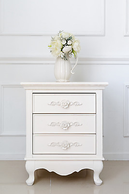 포토 JPG 스튜디오촬영 꽃 행복 부케 결혼 프로포즈 결혼식 새출발 실내 사랑 사람없음 장식 꽃병 흰색 오브젝트 서랍장 장식장 결혼소품 수납 설레임 국내포토 식물 감정 컬러 꽃다발 가구 새로움 이벤트 내부 출발 파일형식