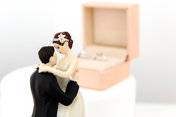 포토 JPG 스튜디오촬영 행복 신부 신랑 결혼 프로포즈 결혼식 새출발 함께함 실내 사랑 근접촬영 사람없음 미니어처 오브젝트 결혼반지 감동 결혼소품 약혼 설레임 설렘 약혼식 국내포토 감정 뷰포인트 컨셉 새로움 이벤트 내부 모형 반지 출발 약속 파일형식