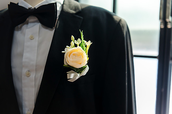 포토 JPG 스튜디오촬영 행복 리본 결혼 프로포즈 창문 결혼식 새출발 실내 사랑 정장 턱시도 사람없음 오브젝트 결혼소품 설레임 웨딩슈즈 국내포토 옷 감정 신발 새로움 이벤트 내부 출발 파일형식