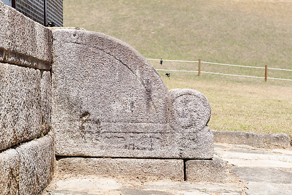 포토 JPG 주간 한국전통 여행 유적지 풍경 사람없음 야외 관광지 계단 맑음 봄 세계문화유산 문화재 역사 한국사 조선시대 사적지 정자각 조선왕릉 인순왕후 강릉_역사 능침 국내포토 자연요소 전통 계절 고건축 날씨 한국 왕릉 파일형식 왕후