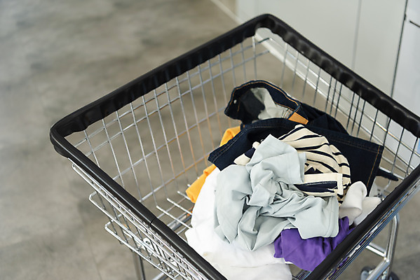 포토 JPG 라이프스타일 옷 건조 실내 사람없음 깨끗함 청결 카트 빨래 빨래방 빨랫감 자취 무인매장 국내포토 컨셉 가사 내부 생활 상점 위생 파일형식