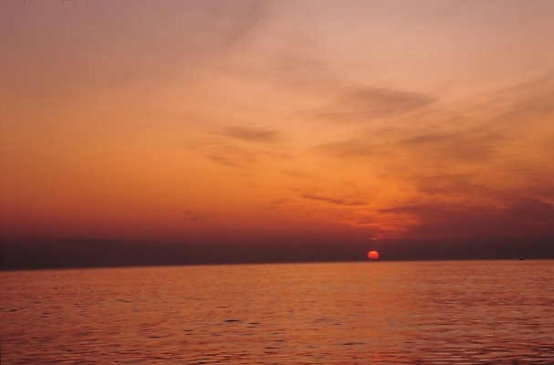 포토 JPG 주간 구름 바다 자연 하늘 풍경 사람없음 야외 햇빛 태양 일출 일몰 국내포토 자연요소 노을 생태계 파일형식