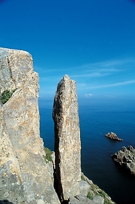 포토 JPG 주간 바다 자연 하늘 산 풍경 사람없음 야외 절벽 기암절벽 국내포토 자연요소 생태계 파일형식