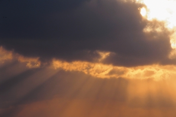 포토 JPG 주간 구름 자연 하늘 풍경 사람없음 야외 빛 태양 먹구름 국내포토 자연요소 생태계 파일형식 구름_자연
