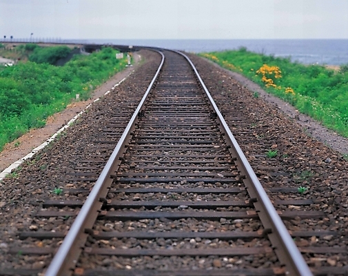 포토 JPG 주간 시설물 현대건축 건축 길 자연 풍경 사람없음 야외 기찻길 철도의날 국내포토 자연요소 건축물 생태계 파일형식 법정기념일