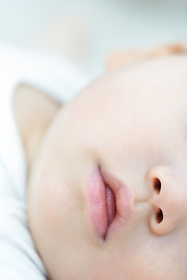 포토 JPG 스튜디오촬영 남자 얼굴 실내 한명 근접촬영 눕기 귀여움 눈감음 한국인 성장 아기 잠 보호 편안함 낮잠 남자아기한명만 국내포토 1 뷰포인트 컨셉 모션 사람 동양인 내부 신체부위 감각 남자한명만 남자아기만 파일형식