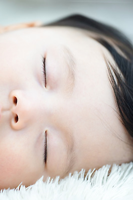 포토 JPG 스튜디오촬영 남자 얼굴 실내 한명 근접촬영 눕기 귀여움 눈감음 한국인 성장 아기 잠 보호 편안함 낮잠 남자아기한명만 국내포토 1 뷰포인트 컨셉 모션 사람 동양인 내부 신체부위 감각 남자한명만 남자아기만 파일형식